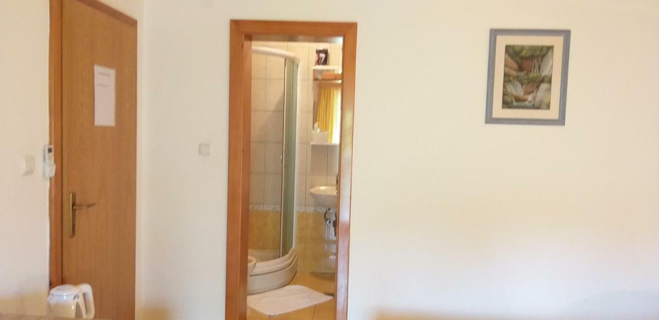 Apartman & Sobe Orhideja Smoljanac Exterior foto